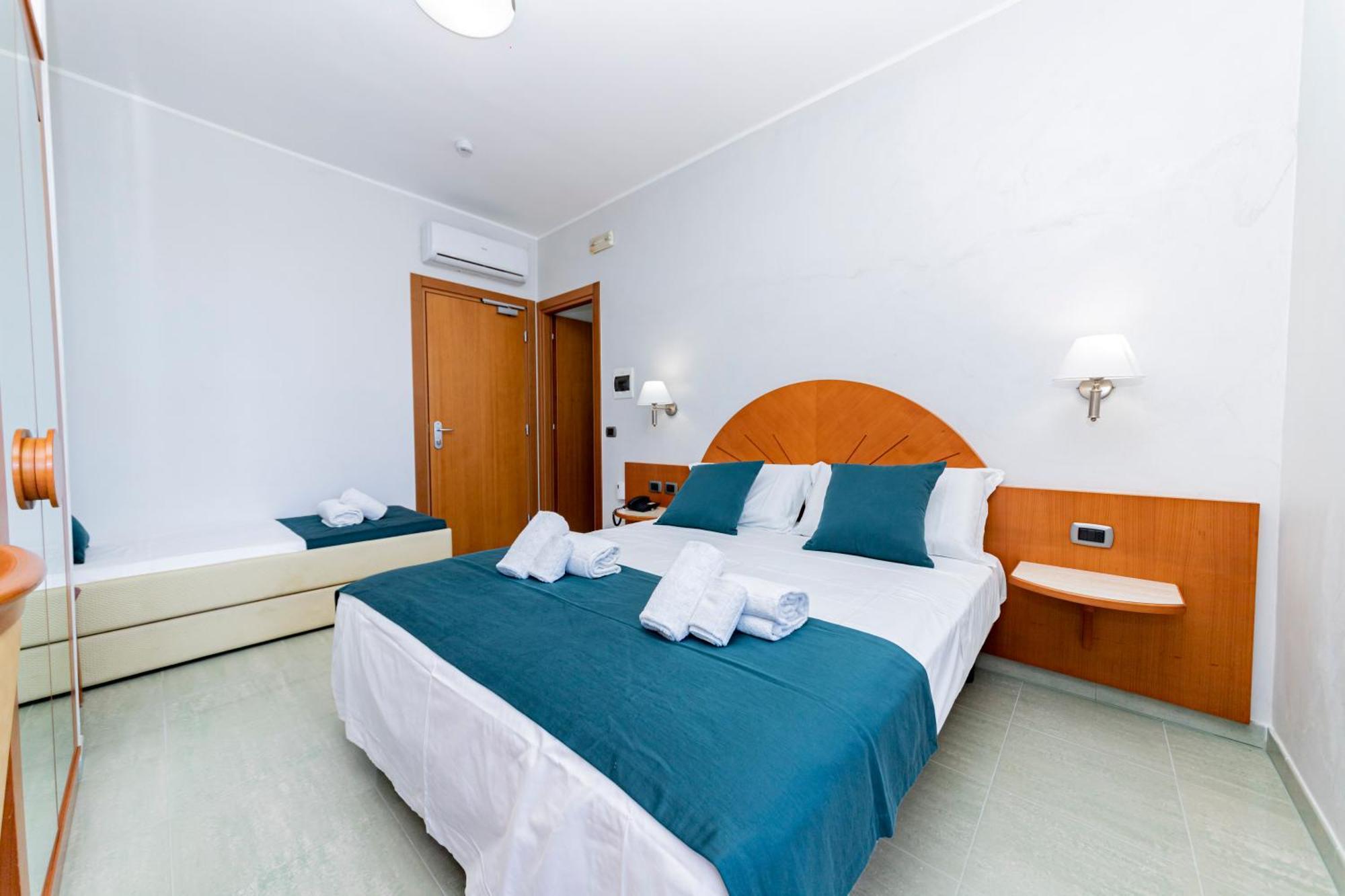 Hotel Alba Torre Lapillo Extérieur photo